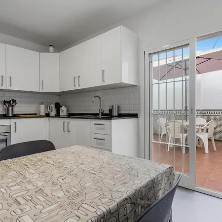 Charming 3 Bedroom House With 2 Terraces Сasa de vacaciones Málaga