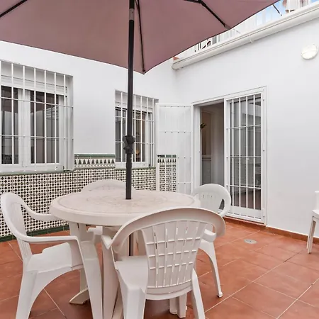 Сasa de vacaciones Charming 3 Bedroom House With 2 Terraces Málaga